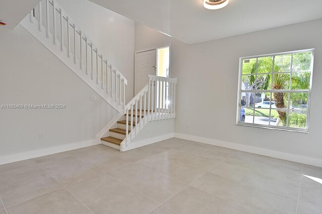 Foto del edificio - 9831 SW 117th Ct