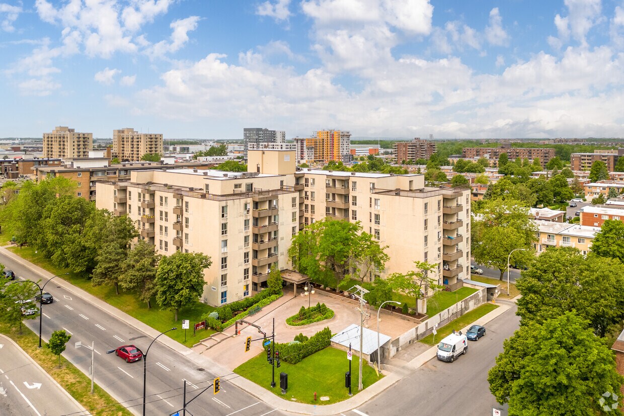 2605 De La CôteVertu, SaintLaurent, QC H4R 2A9 Apartments 2605 De