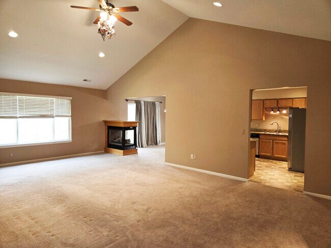 Foto del edificio - 14382 Shadywood Dr