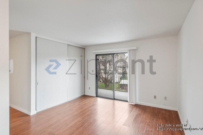 Building Photo - 321 Athol Ave