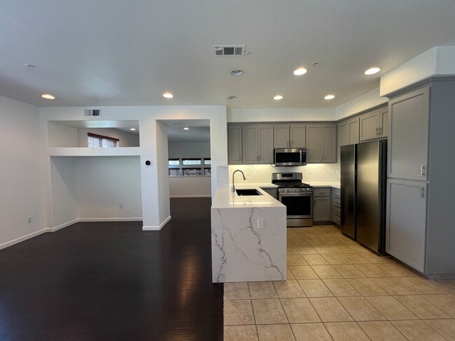 Building Photo - 357 Destino Cir