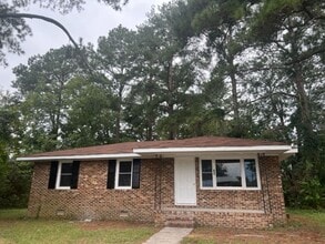 Building Photo - 784 Rose Ct