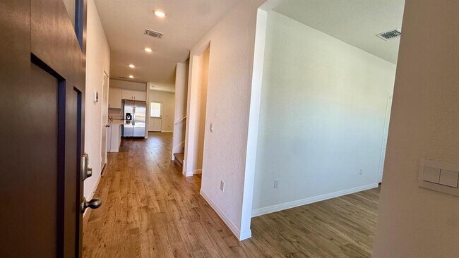 Foto del edificio - 1940 Lazy Acrs St