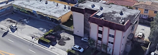 Foto del edificio - 4758 W Flagler St
