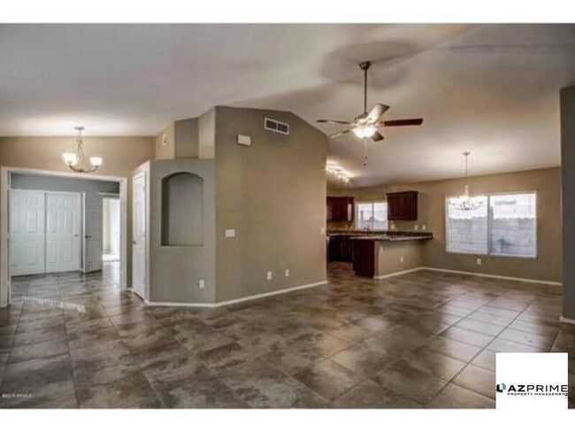 Building Photo - Lovely house for rent