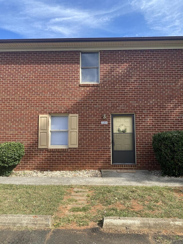 Primary Photo - 155 N Vail Dr
