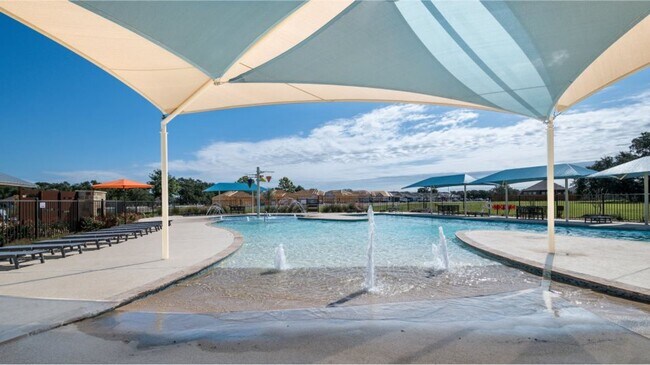 Foto del edificio - 4-bed 2-bath home in Alamo Ranch with Comm...