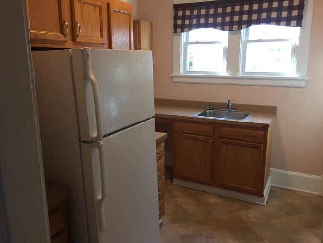 Building Photo - First floor - 2 Bedroom