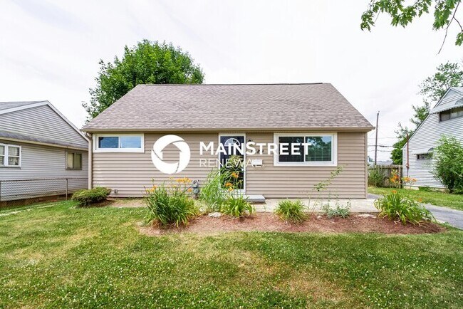 Foto del edificio - 4 Bedroom Pet-Friendly Home in Columbus, OH with Main Street Renewal