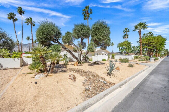 Building Photo - 2063 S Broadmoor Dr
