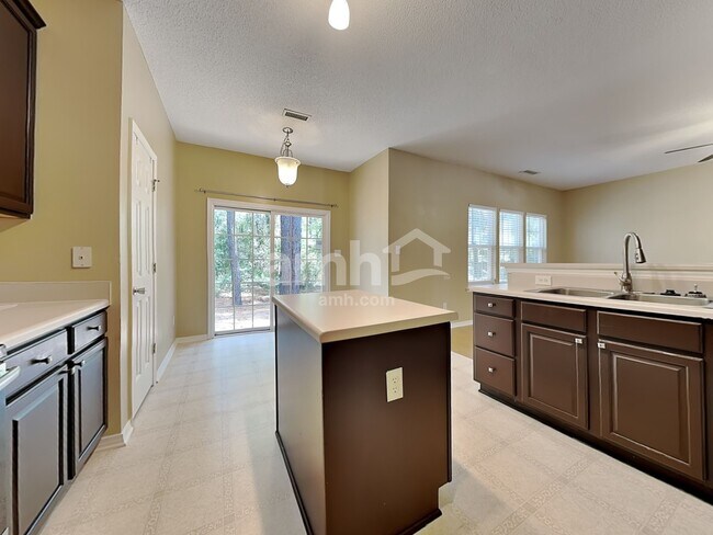 Foto del edificio - 3049 Buttonwood Ln