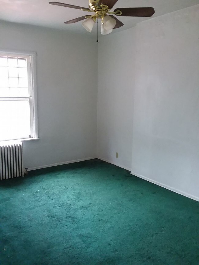 Building Photo - 209 Giffin Ave