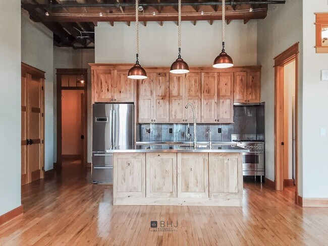 Foto del edificio - Beautiful 2 Bed/ 2 Bath unit in Montgomery...