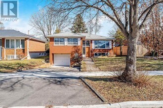 Building Photo - 113 Poynter Dr