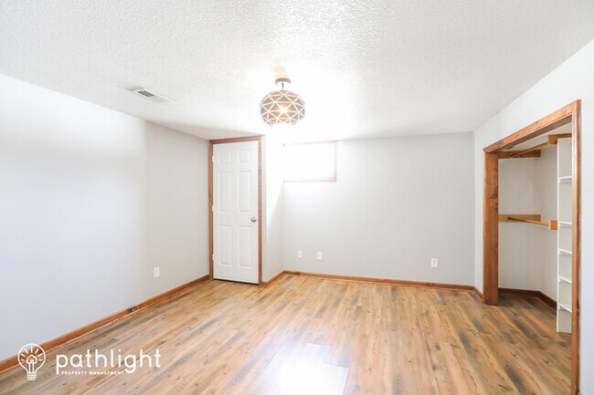 Building Photo - 1000 Oakwood Street, Harrisonville, MO, 64701