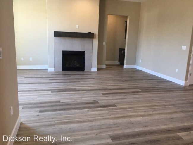Foto del edificio - 3 br, 2.5 bath House - 306 Commodore Dr
