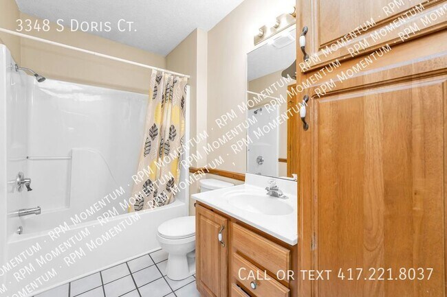 Building Photo - Southwest Duplex 2 Bedroom 2 Bathroom 2 Ca...