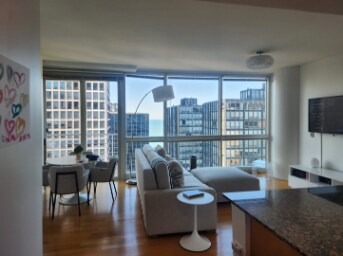 Foto del edificio - 250 E Pearson St
