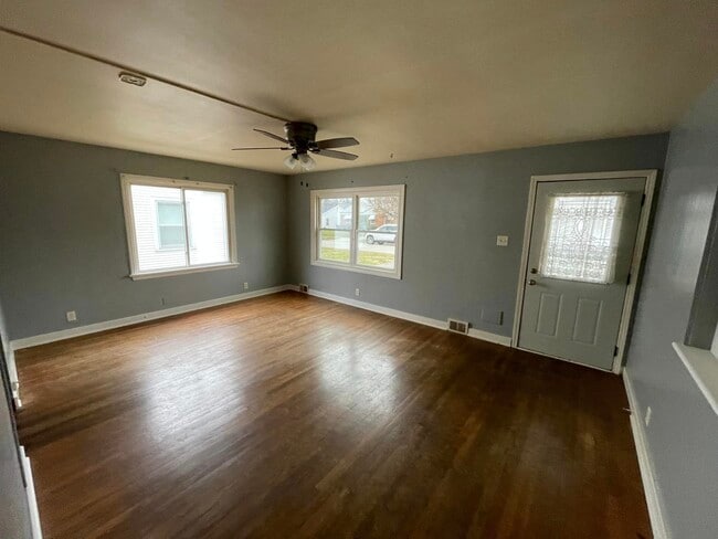 Building Photo - 313 E Pierson Ave