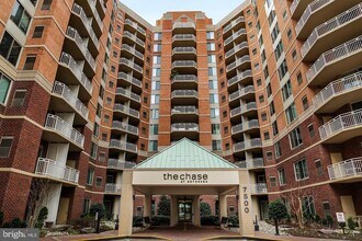 Building Photo - 7500 Woodmont Ave
