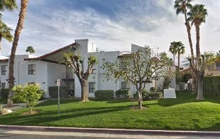 Unidad de esquina en el primer piso, a solo unos pasos de la gran piscina y área de spa. - 250 E San Jose Rd