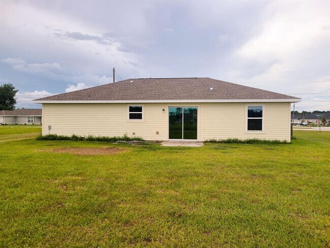 Building Photo - 17 Poplar Ln