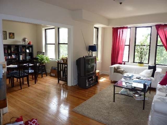 Foto del edificio - 3513 N Racine Ave