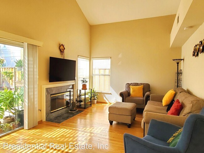 Foto del edificio - 4 br, 3 bath House - 11761 Sierra Spring C...