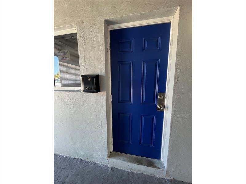 Primary Photo - 2300 NW 6th St