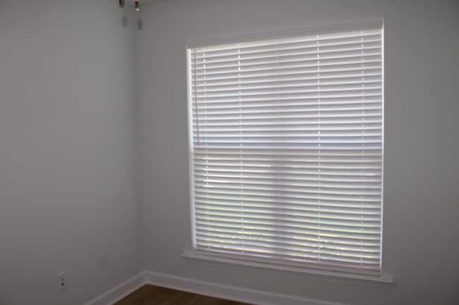 Building Photo - 921 Holbrook Dr