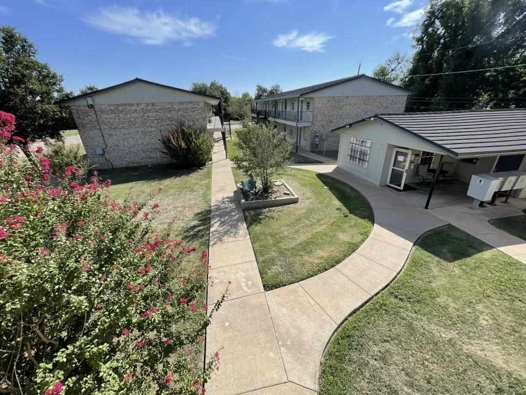 Foto principal - 1502 NW Kingsbury Ave