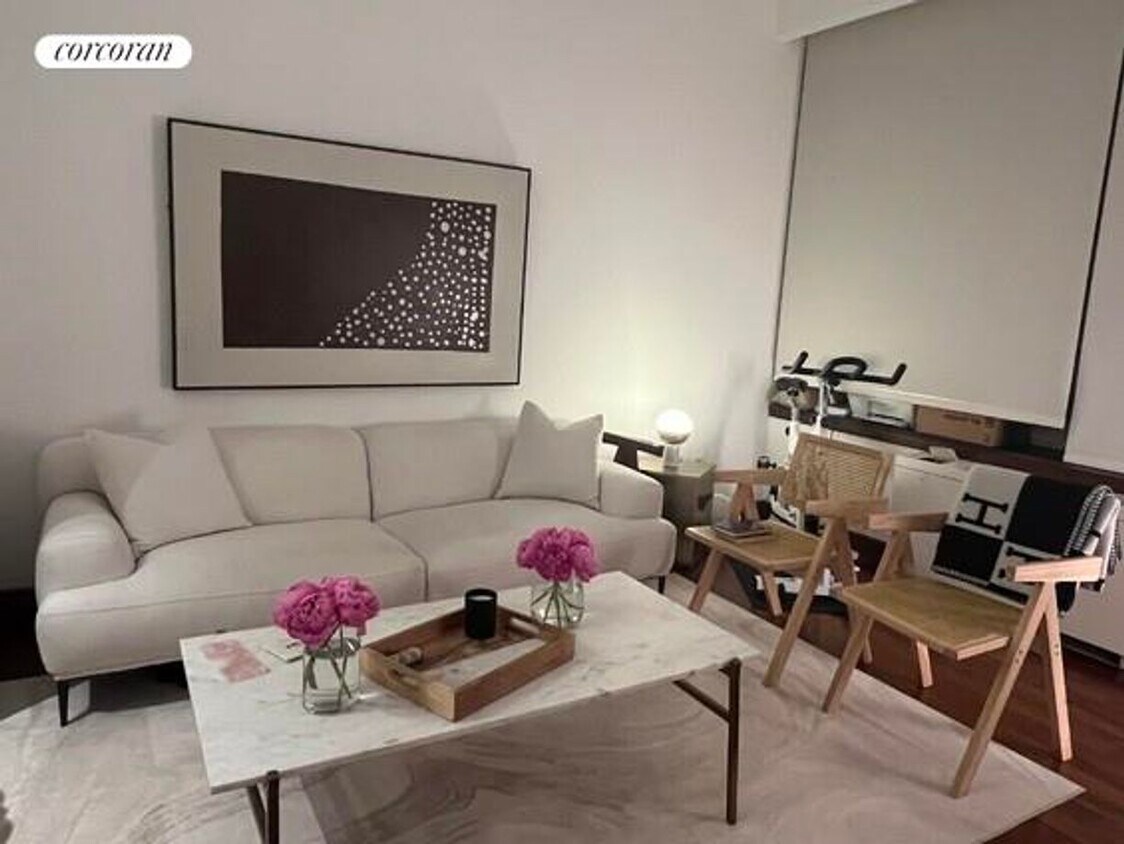 Foto principal - 305 E 63rd St