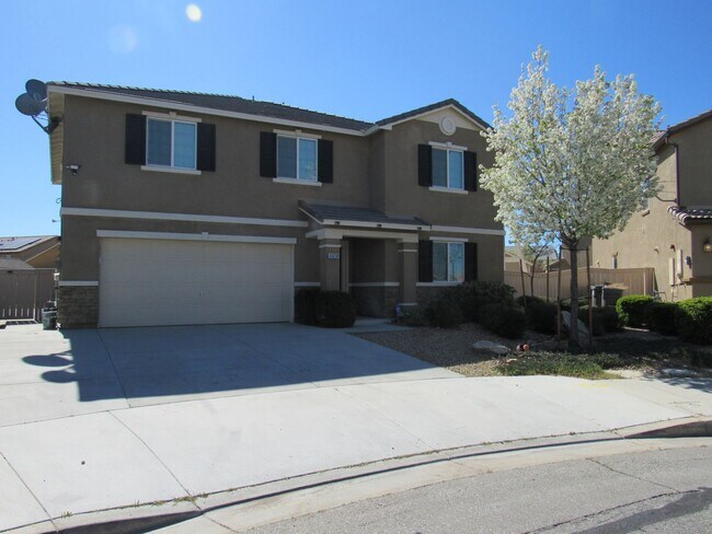 Building Photo - (APPLICATION PENDING) Spacious East Lancas...