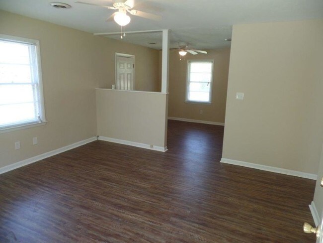 Building Photo - 1052 Cherry Town Rd