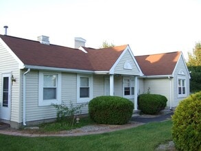 Building Photo - 65 Elvree St