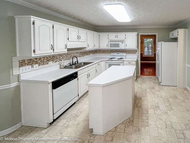 Foto del edificio - 861 Windward Rd