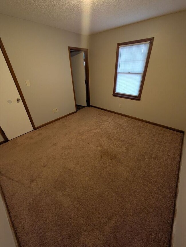 Foto del edificio - 1BD/1BA Unit at Westmont Apartments in Hickory