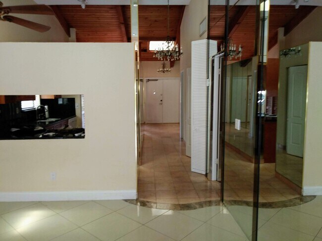 Foto del edificio - 2675 S Parkview Dr
