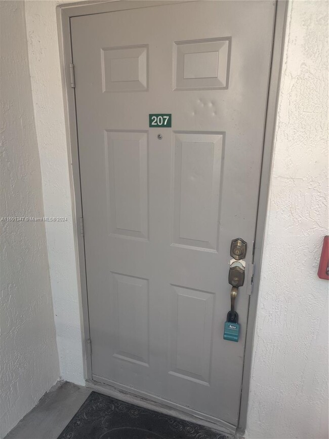 Building Photo - 4415 SW 160th Ave