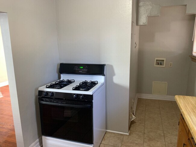 Foto del edificio - Nice 2 Bed 1 Bath Apartment in Great NW OKC Location! $795 Per Month!