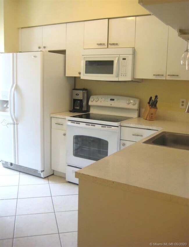 Building Photo - 3373  Celebration Ln  150 Margate Fl 33063