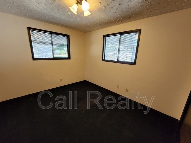 Foto del edificio - 8809 E Liberty Ave