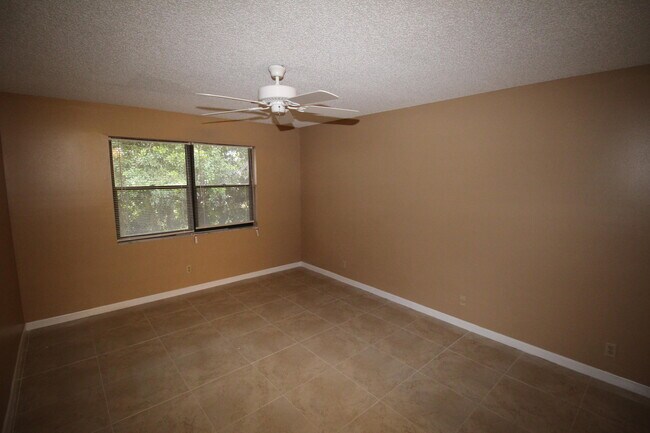 Building Photo - 5939 Forest Hill Blvd
