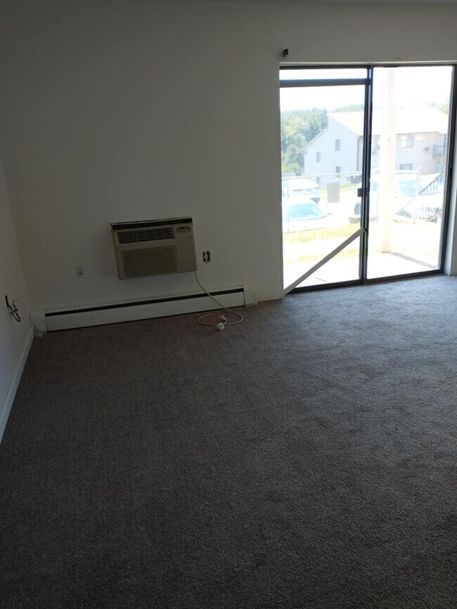 Building Photo - 338 Concord Ln