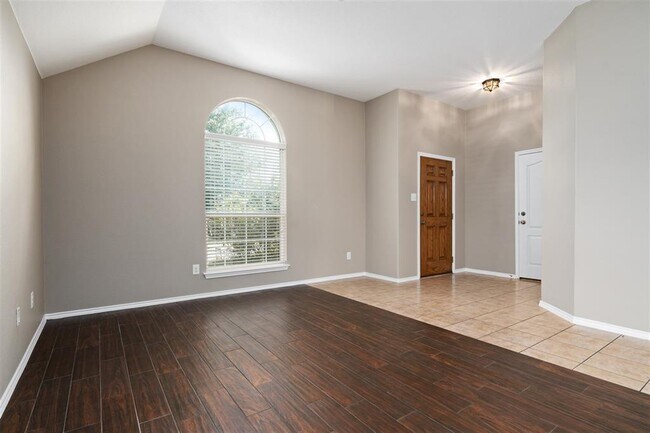 Building Photo - 1241 Rainbow Parke Dr