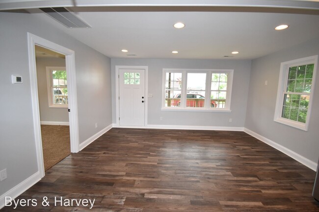 Building Photo - 2 br, 1 bath House - 122 Stacker Drive