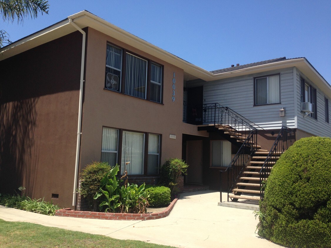 Front - 10039 Wiley Burke Ave