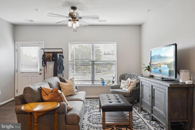 Building Photo - 557 Leftwich Ln