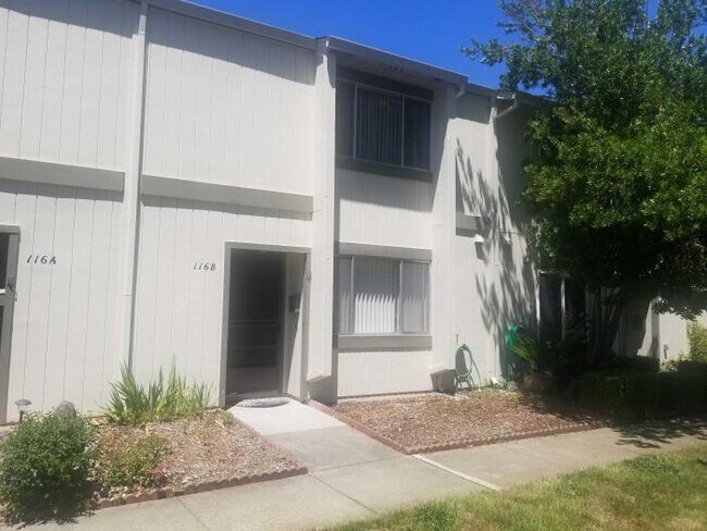 Building Photo - 3 bedroom in Novato CA 94947