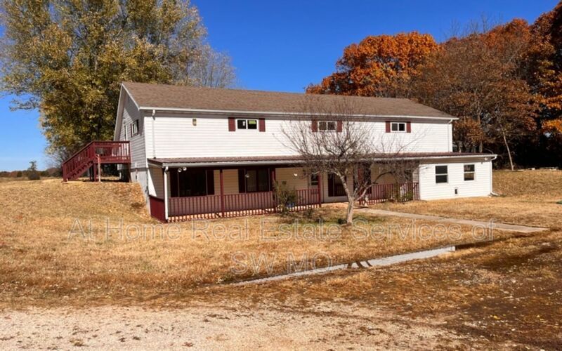 Primary Photo - 226 Lilac Ln